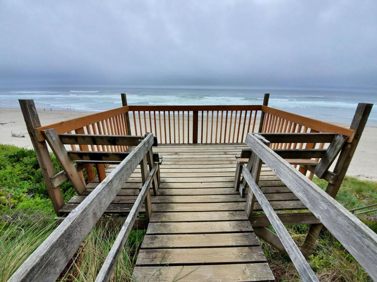 Surfland Hotel Lincoln City Exterior foto